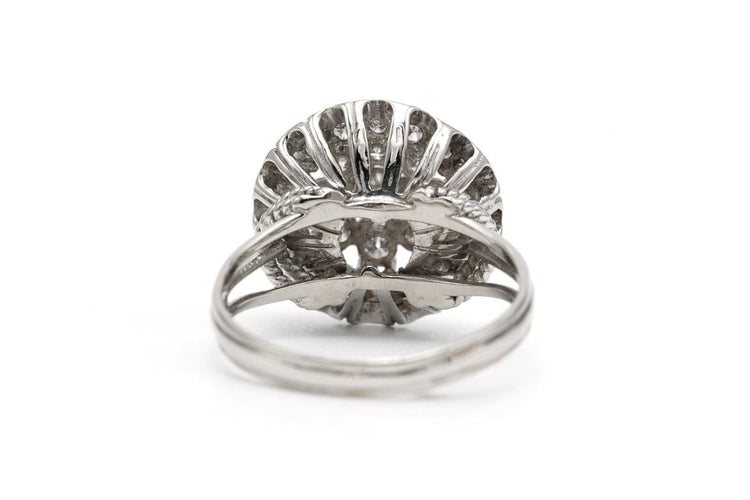 Bague 54 Bague années 50 en or blanc 18 carats et diamants taille brillant 58 Facettes 23501
