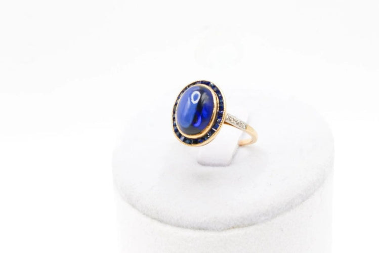 Bague 53 Bague cabochon en or jaune 750 et platine, saphir et diamants 58 Facettes 250101