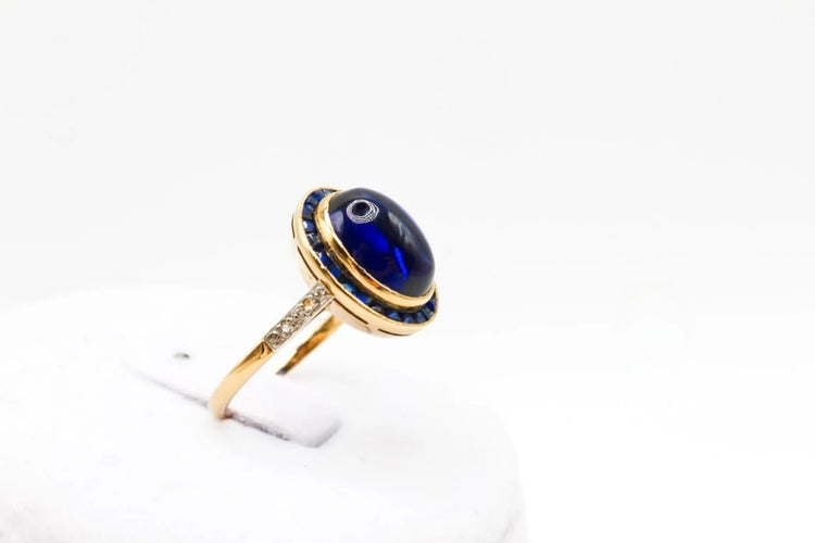 Bague 53 Bague cabochon en or jaune 750 et platine, saphir et diamants 58 Facettes 250101