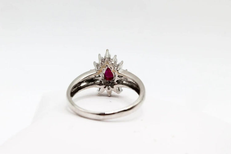 Bague 58 Bague rubis poire entouré de diamants en or blanc 585 58 Facettes 250019