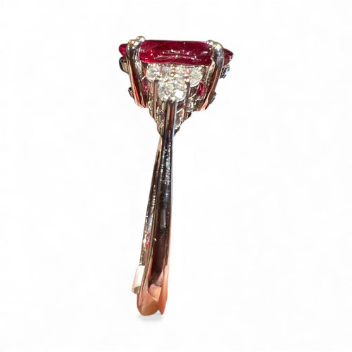 Bague 54 Bague en or blanc 18 carats avec rubis 2,04 ct et diamants 58 Facettes 8021 A