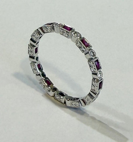 Bague 53 Alliance tour complet en or blanc, rubis et diamants 58 Facettes 310 50068