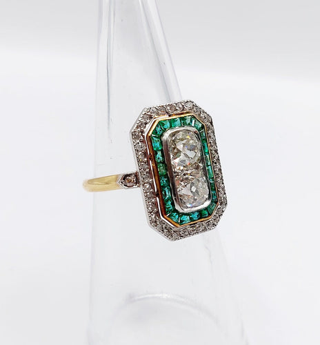 Bague 49.5 Bague marquise Art déco en or 18k et platine, diamants et émeraudes 58 Facettes A06751