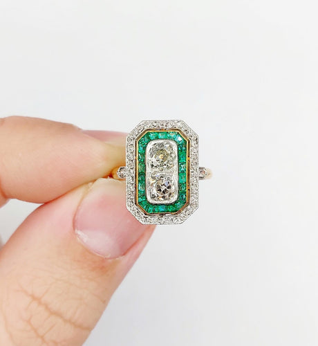 Bague 49.5 Bague marquise Art déco en or 18k et platine, diamants et émeraudes 58 Facettes A06751