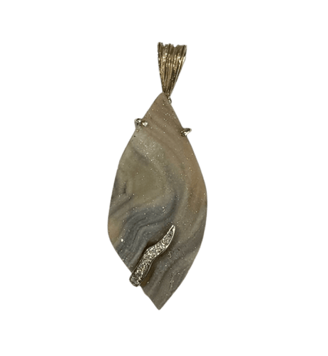 Pendentif Pendentif en or blanc 750 avec agate rubanée et diamants 58 Facettes n