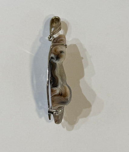 Pendentif Pendentif en or blanc 750 avec agate rubanée et diamants 58 Facettes n