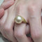 Bague 55 Bague - Perle australienne Gold et diamants fancy en or jaune 18k 58 Facettes T205