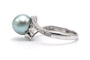 Bague 54 Bague contemporaine en or blanc 18 carats avec perle et diamants 8/8 58 Facettes 22662