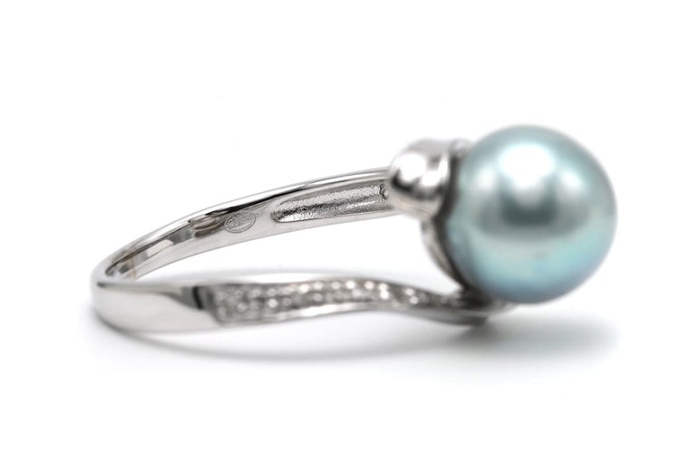 Bague 54 Bague contemporaine en or blanc 18 carats avec perle et diamants 8/8 58 Facettes 22662