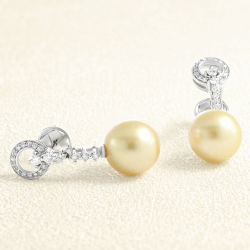 Boucles d'oreilles Boucles d'oreilles pendantes en or blanc, perles et diamants 58 Facettes 661D00003