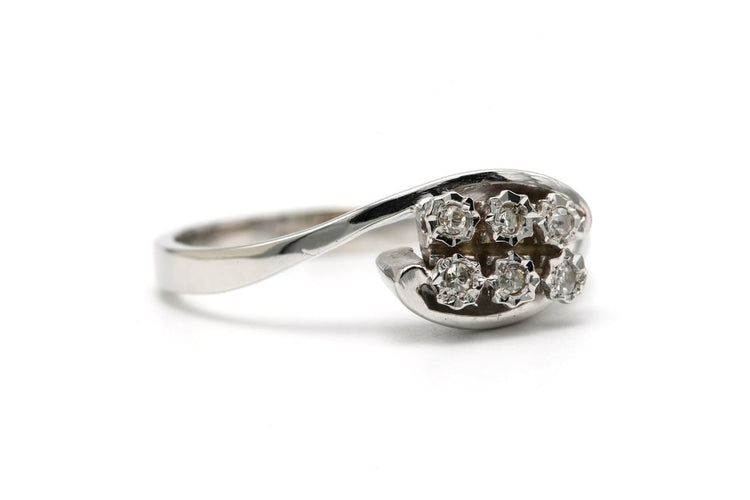 Bague 55 Bague années 70 en or blanc 18 carats sertie de diamants 58 Facettes 23337