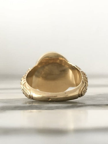 Bague 66 Bague chevalière ancienne au camée en or jaune 18K 58 Facettes 239