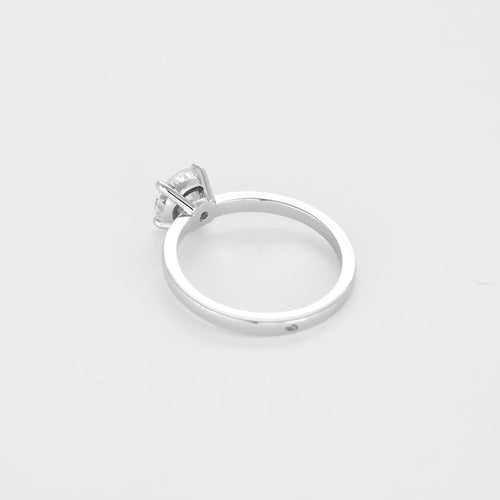 Bague 52.5 Élégant solitaire en or blanc et diamants 58 Facettes B230353