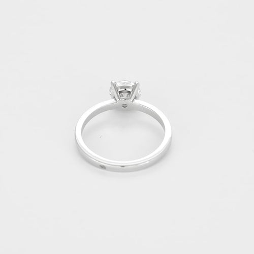 Bague 52.5 Élégant solitaire en or blanc et diamants 58 Facettes B230353