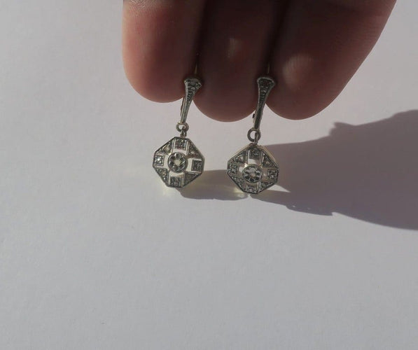 Boucles d'oreilles Boucles d’oreilles dormeuses pendantes Art déco en or jaune, platine et diamants 58 Facettes Boucles d'oreilles