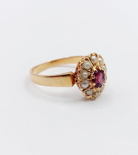 Bague 50 Bague marguerite ancienne en or rose 18k, pierre violette et perles 58 Facettes A06752