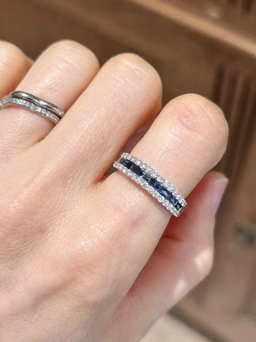 Bague 53 Bague en or blanc 18K avec saphirs et diamants 58 Facettes 240