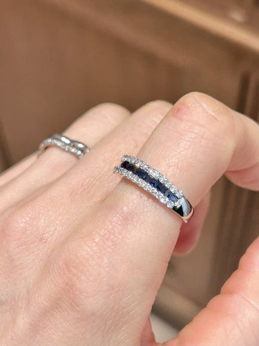 Bague 53 Bague en or blanc 18K avec saphirs et diamants 58 Facettes 240