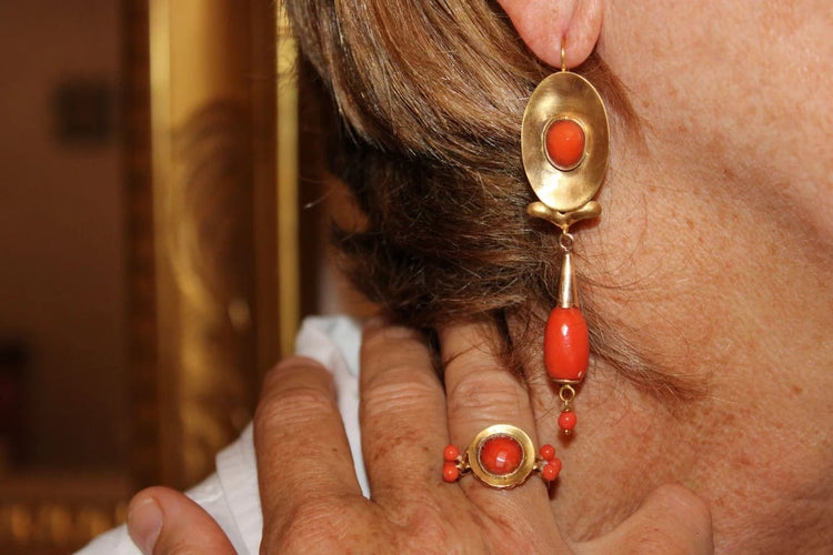 Bague 58 Parure ancienne - Boucles d’oreilles et bague en or jaune 14 carats et corail 58 Facettes 7694