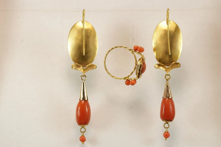 Bague 58 Parure ancienne - Boucles d’oreilles et bague en or jaune 14 carats et corail 58 Facettes 7694