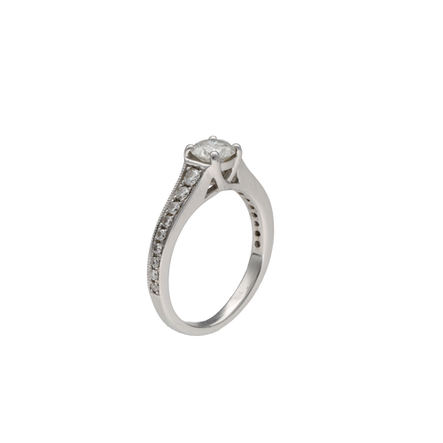 Bague 47 Solitaire Diamant 0,36 ct G-VS – Épaulé 0,15 ct G-VS – Or Gris 18k – Taille 47 58 Facettes FB11437