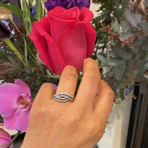 Bague 59.5 Bague croisée en or jaune 18k avec saphirs et diamants 58 Facettes FB610210BE274ACFA68CF8312CF6E9D0