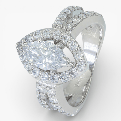 Bague 53 HRD - Bague entourage en or blanc 14 ct et diamants 2,03 ct 58 Facettes J260000016651