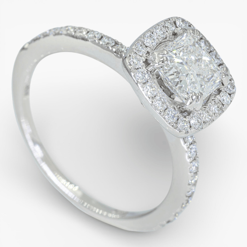 Bague 50 Bague entourage en or blanc 14 ct avec diamants 1,33 ct 58 Facettes IGI 3904104461, GIA 2151800313