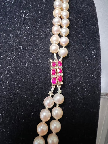 Collier Collier double rang de perles Akoya avec fermoir en or jaune, grenats et diamants 58 Facettes 933