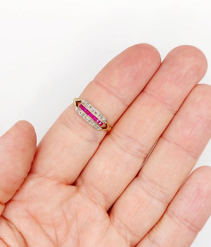 Bague 55 Bague Art déco en or 18k, rubis synthétiques et diamants taille rose 58 Facettes A06770