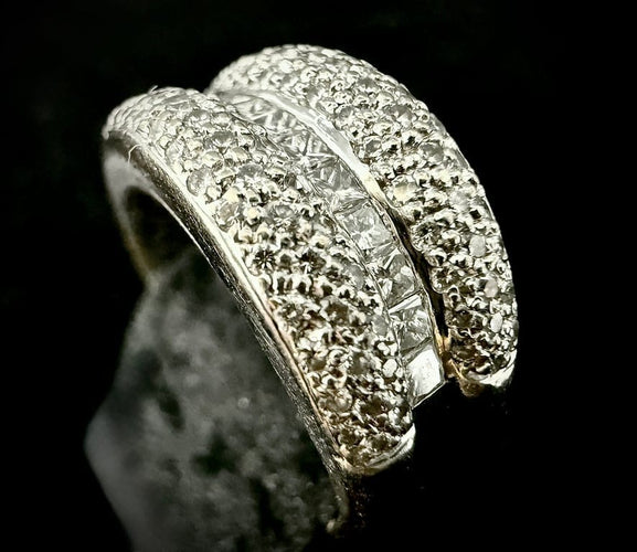Bague 54.5 Bague en or jaune et blanc 18 carats sertie de diamants 2,40 ct 58 Facettes Bague 57