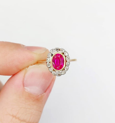 Bague 52.5 Bague pompadour ancienne en or 18k et platine, rubis synthétique et diamants 58 Facettes A06762