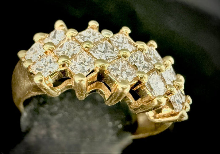 Bague 53 Bague en or jaune 18 carats sertie de diamants taille princesse 58 Facettes Bague 59