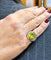 Bague 45 Chevalière - Bague pour petit doigt en or 18 carats, diamants et péridot 58 Facettes Péridot