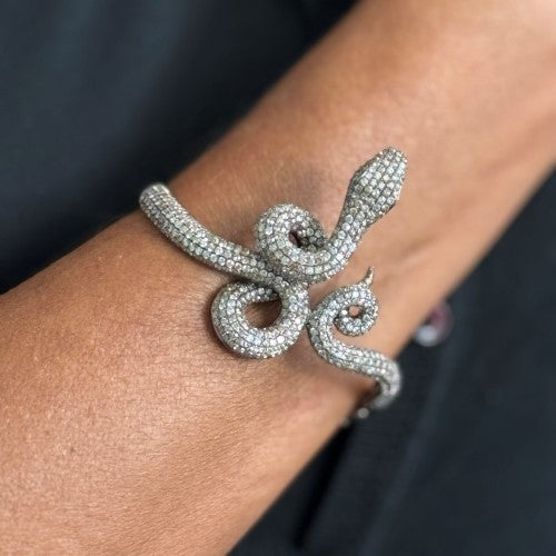 Bracelet Bracelet rigide serpent - en or blanc 18 kt et diamants 58 Facettes 30442