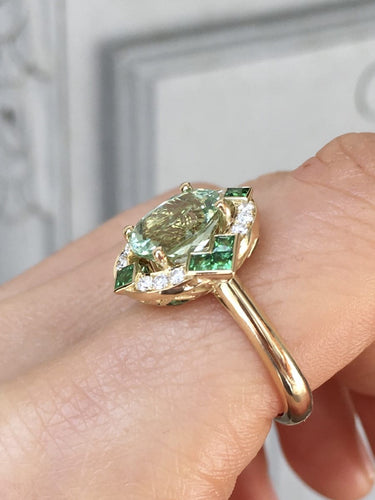 Bague 55 Bague en or jaune 18K avec tourmaline, diamants et tsavorites 58 Facettes 241