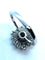Bague 57 Bague marguerite hexagonale - Or blanc 18K, saphir et diamants 58 Facettes