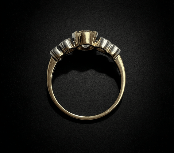 Bague 55 Bague jonc années 1930 en or jaune avec saphir et diamants 58 Facettes
