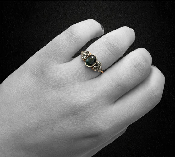 Bague 55 Bague jonc années 1930 en or jaune avec saphir et diamants 58 Facettes