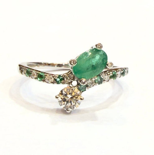 Bague 50 Mauboussin Toi et Moi - Bague en or blanc avec diamants et émeraudes 58 Facettes Mau