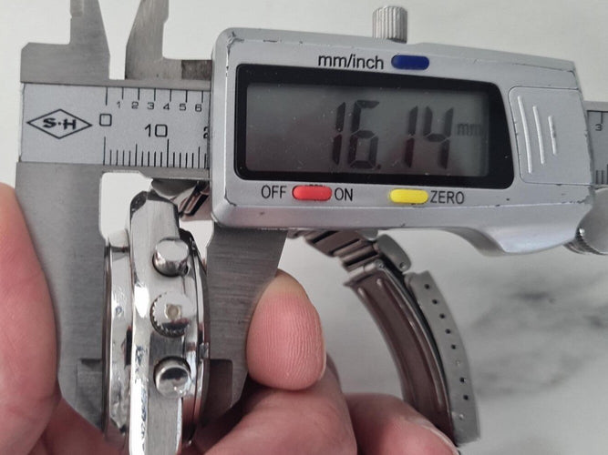 Montre Omega Speedmaster Mark IV Day-Date - Montre chronographe en acier 39 mm 58 Facettes 273575