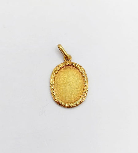 Pendentif Augis - Pendentif médaille d'amour en or 18k « + qu'hier - que demain » 58 Facettes A06807