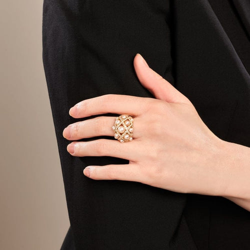 Bague 51 Chanel Baroque - Bague en or jaune 18k, perles et diamants 58 Facettes 268