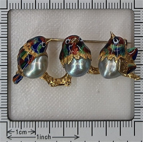 Broche Broche vintage italienne en forme d'oiseau, ornée d'émail et de perles baroques, en or 18 carats. 58 Facettes 26069-0303