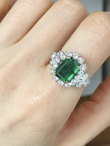 Bague 53 Bague en or blanc et jaune 18K avec émeraude et diamants 58 Facettes 243
