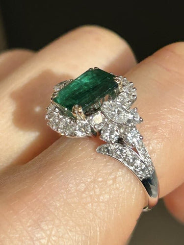 Bague 53 Bague en or blanc et jaune 18K avec émeraude et diamants 58 Facettes 243