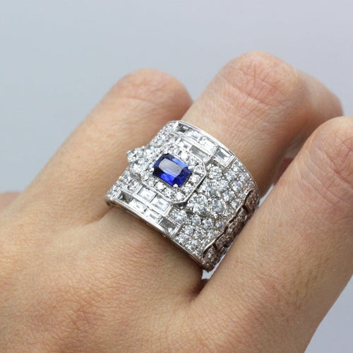 Bague 54 Bague bandeau Art déco en or blanc 750 avec diamants et saphir 58 Facettes 250369R
