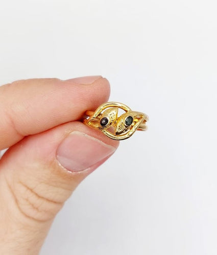 Bague 51 Bague serpent antique en or rose 18k avec verres rouges et verts 58 Facettes A06821