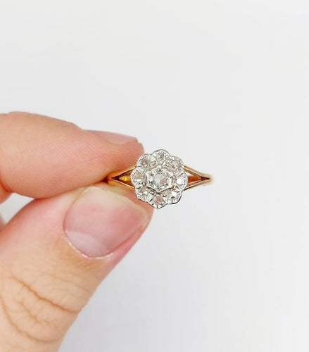 Bague 54.5 Bague marguerite antique en or 18k et platine, diamants taille rose 58 Facettes A06827