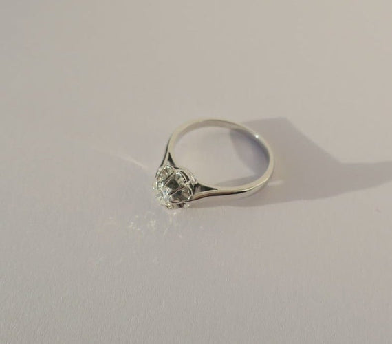 Bague 53 Bague solitaire diamant taille brillant en or blanc 18 ct et platine 58 Facettes Bague